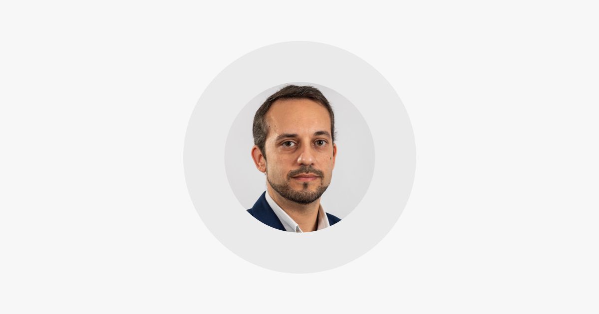 Comentadores por conta e risco: analisar o analista
