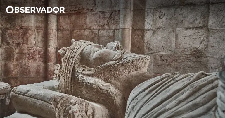 Espólio do túmulo de D. Dinis classificado tesouro nacional – Observador Espólio do túmulo de D. Dinis classificado tesouro nacional – Observador