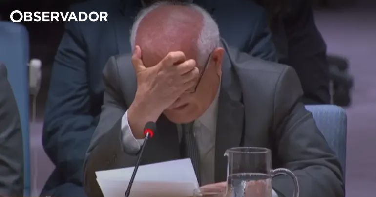 “Emoção à Flor da Pele: Embaixador Palestiniano na ONU Desaba Sobre as Mortes de Crianças em Gaza – Um Relato Insuportável!” #ÚltimasNotícias #Portugal “Emoção à Flor da Pele: Embaixador Palestiniano na ONU Desaba Sobre as Mortes de Crianças em Gaza – Um Relato Insuportável!” #ÚltimasNotícias #Portugal