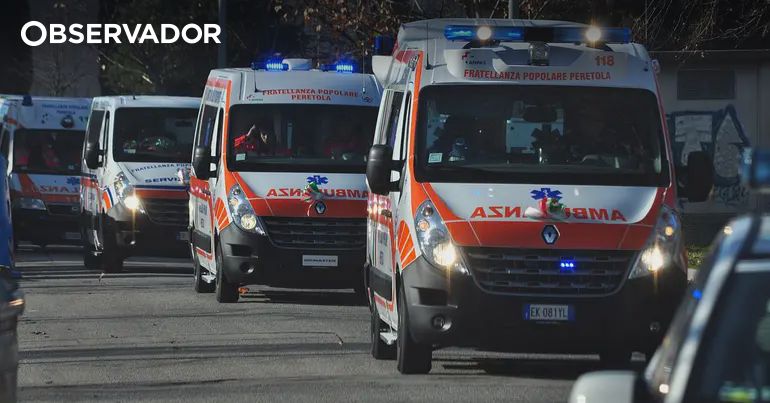 Auxiliar suspeito da morte de cinco idosos em ambulância – Observador Auxiliar suspeito da morte de cinco idosos em ambulância – Observador