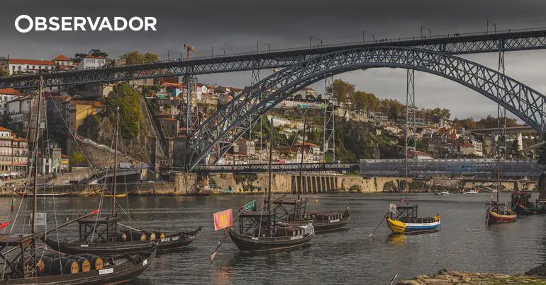 17-Year-Old Missing After Jumping from Luís I Bridge into Douro River in Porto