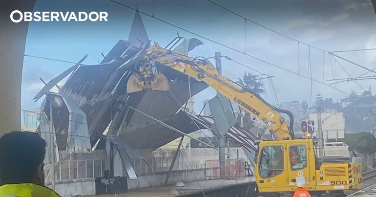 Train Services Restored Between Lisbon and Cascais, But Delays Persist Due to Storm Damage