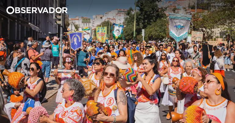 Experience the Vibrant Carnival: 10 Must-See Parades in Lisbon!