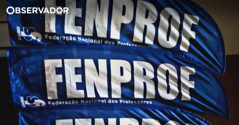 Professores levam postais à residência do primeiro-ministro – Observador Professores levam postais à residência do primeiro-ministro – Observador