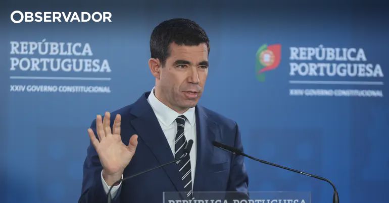 Major Shift in PS Immigration Policy: Leitão Amaro Calls Out Pedro Nuno Santos