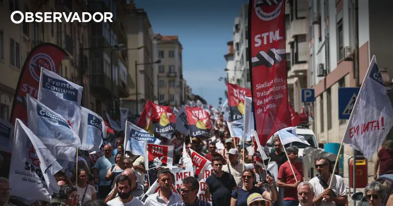 Public Sector Workers Rally in Lisbon Demanding Fair Wages and Better Services