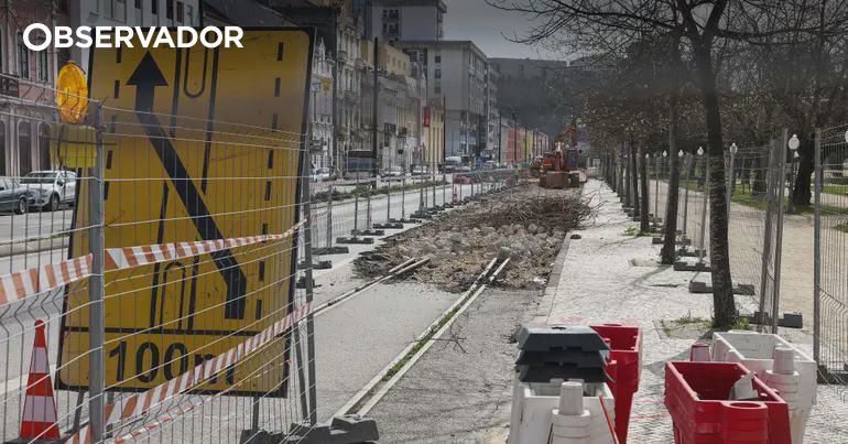 Featured image for article: Portugal's Metrobus Boom: Investment Opportunity or Implementation Risk for Property Investors?