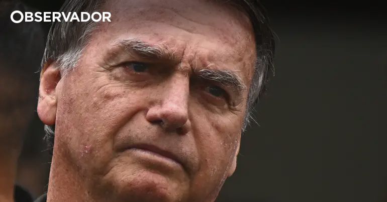 Bolsonaro continua internado e sem previsão de alta – Observador