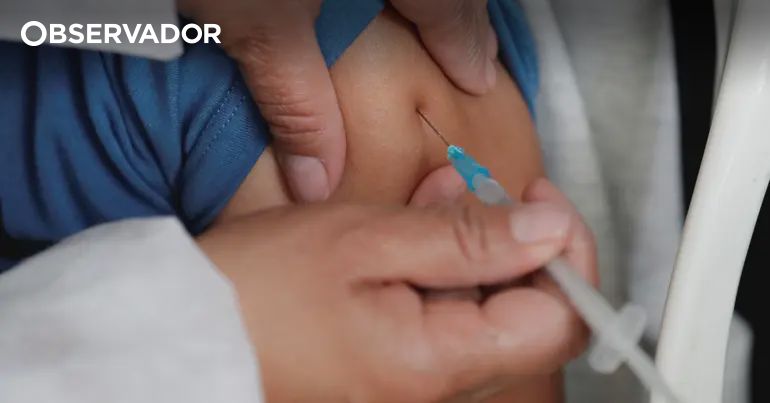 Portugal's Flu Campaign Tops 500,000 Shots in First 12 Days, Most Given at Pharmacies