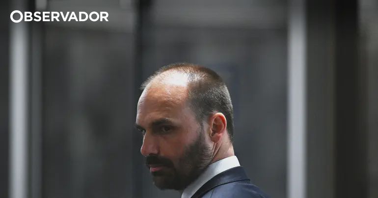 Filho de Bolsonaro julgado por obstrução à justiça