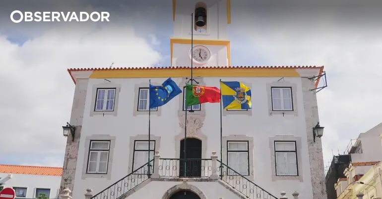 Featured image for article: Almada Mayor Unveils Major Infrastructure Plan: Metro Extension to Costa da Caparica and Seafront Revitalization