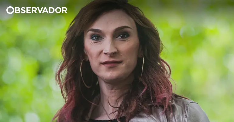 Reino Unido. Regulador acusado de "inibir" liberdade de imprensa após decidir que revista discriminou escritora transgénero