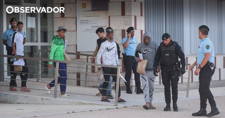38 Moroccan Migrants Land in Algarve After 5 Days at Sea - A Harrowing Journey