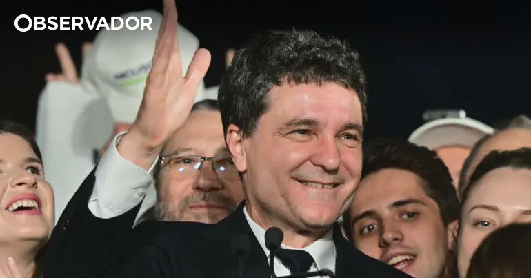 “Roménia Faz História: Escolhe União Europeia e Derruba Extrema-Direita com Centrista Poderoso! A Reviravolta que Desafia Putin e JD Vance!” #ÚltimasNotícias #Portugal “Roménia Faz História: Escolhe União Europeia e Derruba Extrema-Direita com Centrista Poderoso! A Reviravolta que Desafia Putin e JD Vance!” #ÚltimasNotícias #Portugal