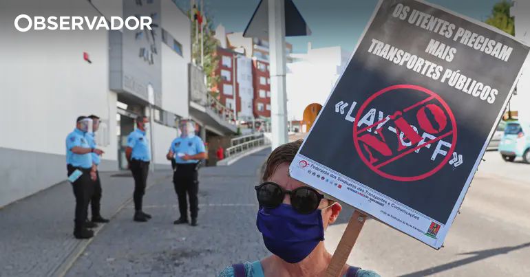 Lay-off atinge número mais alto em 17 meses – Observador