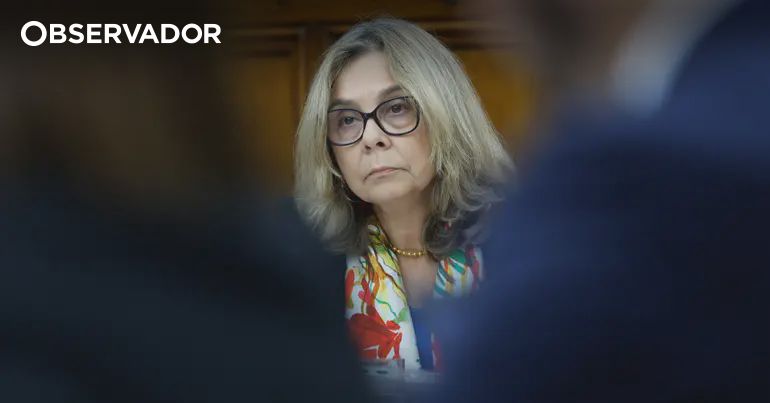 Ministra da Saúde: Profissionais de saúde têm direito a se opor a restrições no SNS