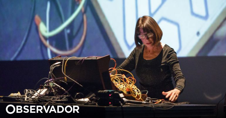 “Não era suposto as mulheres tocarem instrumentos que nunca ninguém tinha visto”: Suzanne Ciani, a Diva do Diodo