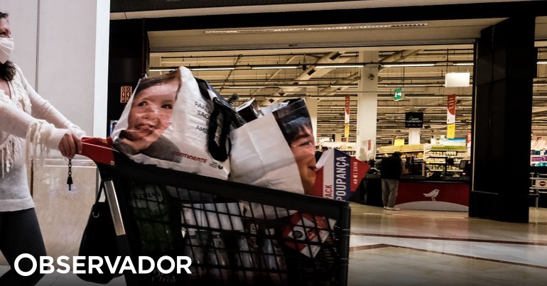 居民指责里斯本购物中心无视广告屏幕规定 – Observador