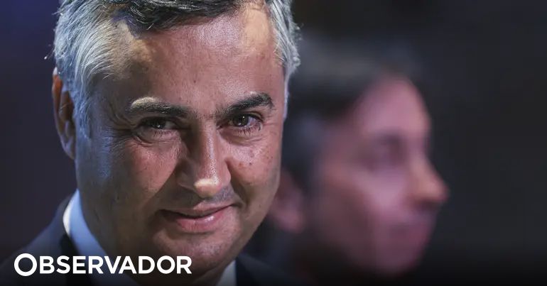 Abertura de vagas a mais. Ministro da Educação acusa antecessor de análise descuidada, já João Costa alega critérios “mais realistas”