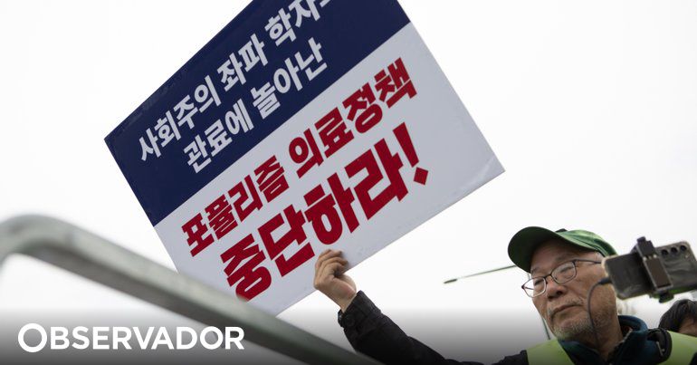 Governo da Coreia do Sul quer negociar com médicos internos em greve há 10 dias. Mantém-se uma grande manifestação para 3 de março