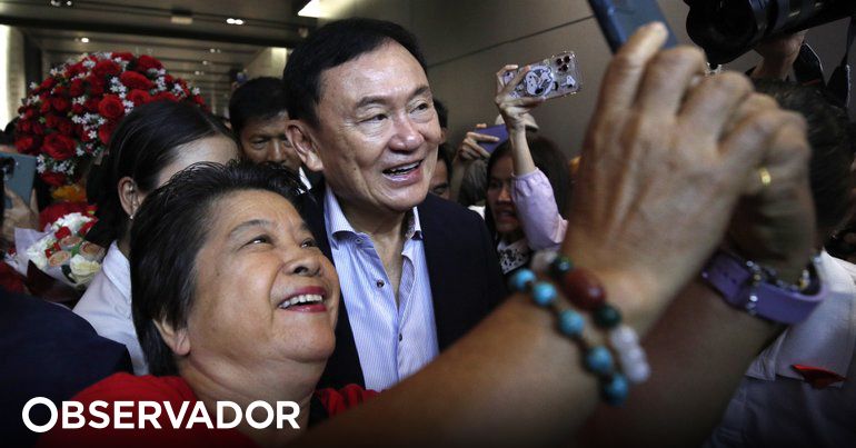 Ex-primeiro-ministro tailandês Thaksin Shinawatra acusado de difamar monarquia