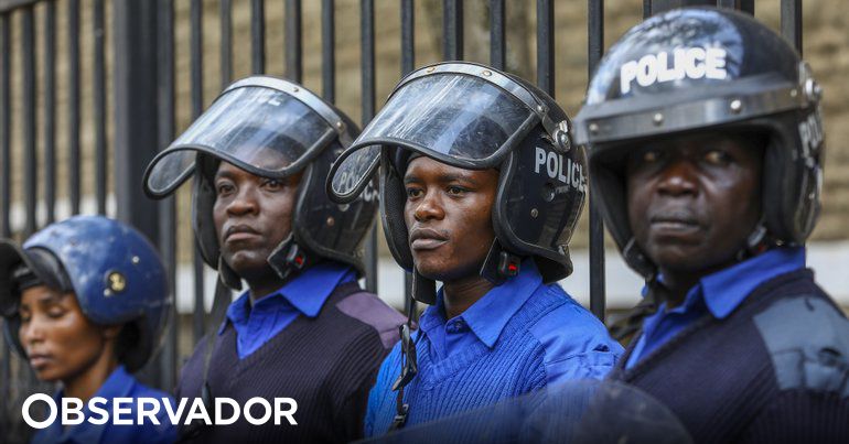 Polícia queniana usa gás lacrimogénio e detém três pessoas em protesto contra impostos