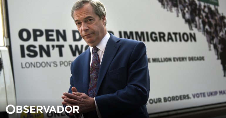 La policía interrumpe la conferencia durante la intervención de Nigel Farage – Observer