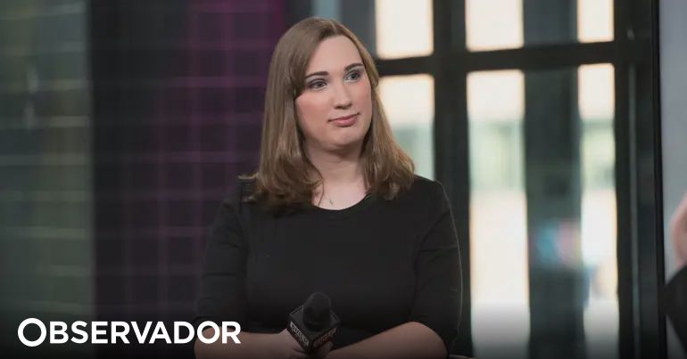 Republicanos apresentam proposta para impedir primeira congressista transgénero de usar casas de banho femininas no Capitólio
