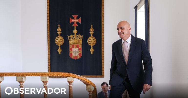 PS vota contra moção de confiança e programa de Governo Regional do PSD