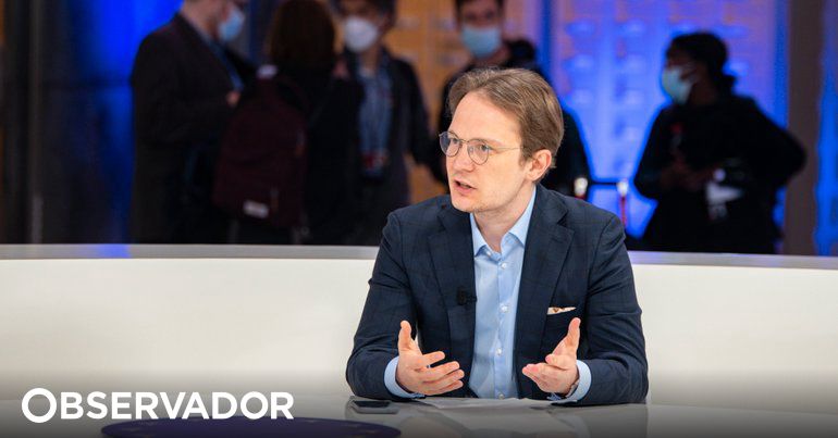 Como está hoje o jornalismo nas televisões? Três diretores explicam –  Observador