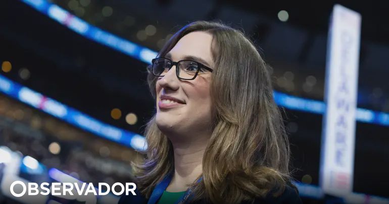 Estreias nos EUA: a primeira transgénero no Congresso, o primeiro senador coreano e as primeiras duas mulheres negras juntas no Senado