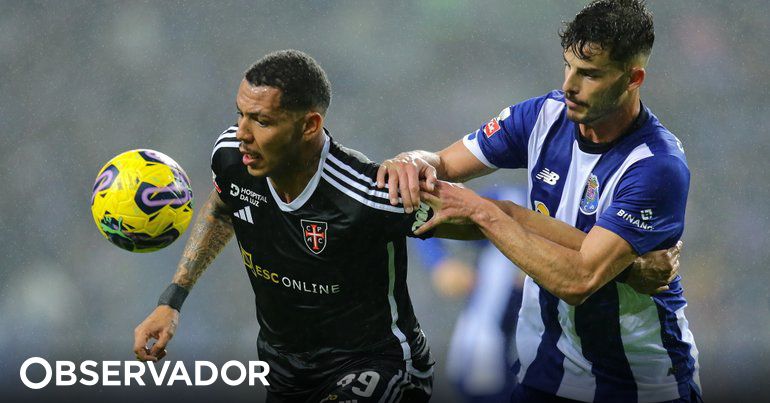 FC Porto empata com Casa Pia e desce para terceiro no campeonato