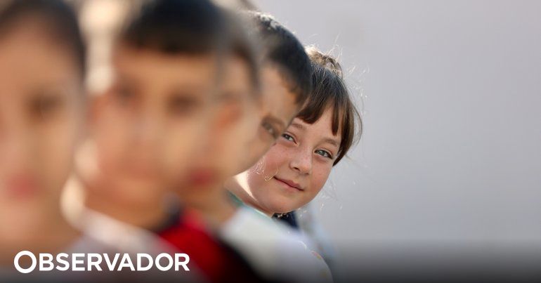 Número de alunos estrangeiros subiu 60% em 10 anos e todos os dias chegam mais. Professores queixam-se da falta de respostas adequadas