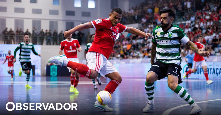 Futsal: Sporting vence Benfica e fica a um triunfo do título - SIC Notícias