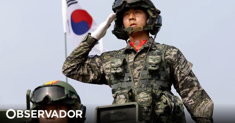 Supremo Tribunal da Coreia do Sul anula condenações de dois soldados gays que tiveram relações sexuais - Observador