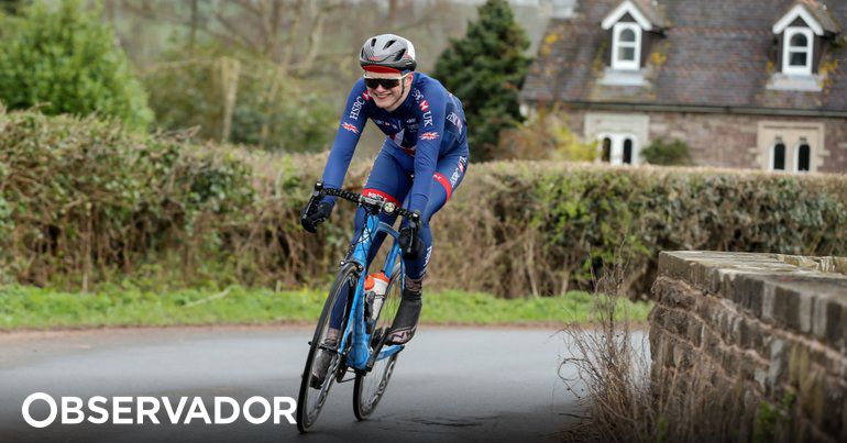 "É estranho ver o homem mais conhecido do país a falar sobre ti." Atleta transgénero relaciona comentários de Boris Johnson com ameaças - Observador