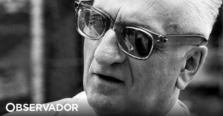 Esquerda Enzo Ferrari, fundador da ferrari que morreu em 1988. A