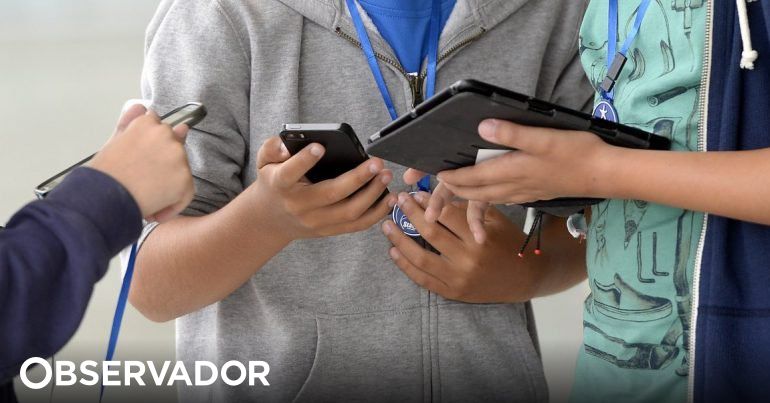 Baleia-Azul. O jogo na internet que está a levar jovens no Brasil a  suicidar-se