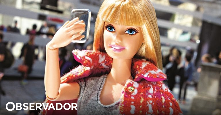 O estilo da Barbie já era um sucesso no Instagram e agora deu um livro –  Observador