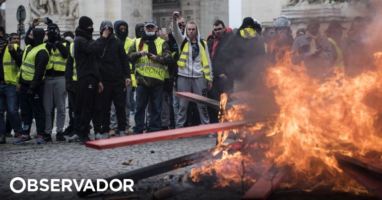 sort None Wide range França. 130 detidos e 24 pessoas feridas em protesto dos “coletes amarelos”  – Observador