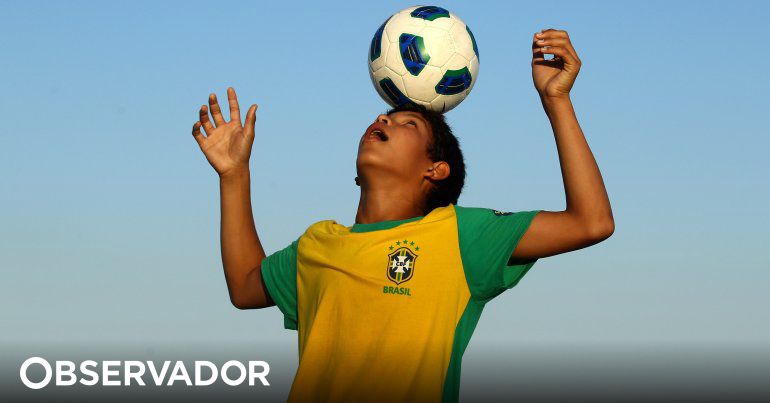 Na Escócia, jogadores de futebol não podem mais cabecear antes e