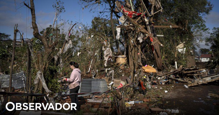 Aumenta a 44 el número de muertos por el ciclón en el sur de Brasil: observadores