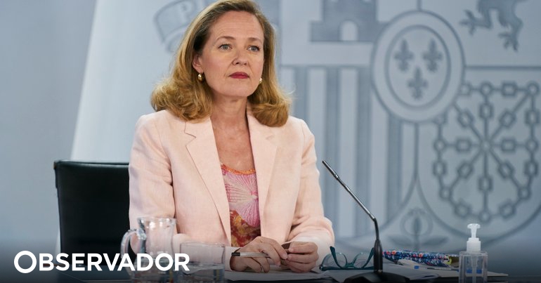 La ministra de Economía de España se negó a tomar una foto porque era la única mujer – Observer